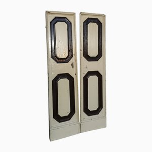 Antike Innentür mit bemalten sechseckigen Fliesen