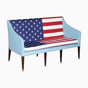 Sofá georgiano antiguo tapizado con estrellas y rayas de la bandera estadounidense, EE. UU., Década de 1820