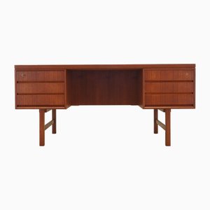 Dänischer Vintage Schreibtisch aus Teak, 1970er