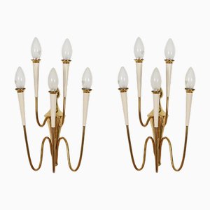 Oscar Torlasco zugeschriebene Wandlampen aus Messing und weiß emailliertem Metall, 1950er, 2er Set