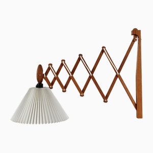 Große Sax Wandlampe aus Eiche von Le Klint, 1960er