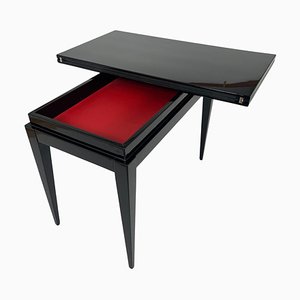 Art Deco Spieltisch aus schwarzem Lack, rotem und schwarzem Leder, Frankreich, 1930er