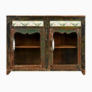 Kleines Sideboard aus Holz mit Keramikfliesen