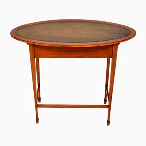 Mesa de escritura eduardiana con incrustaciones, década de 1890