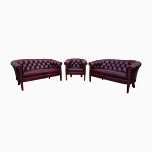 Chesterfield Group 2+2+1 in Red Leather, Set of 3