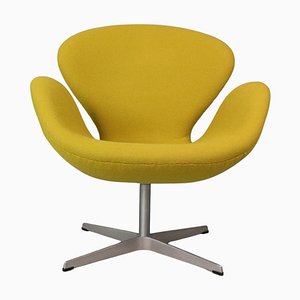 Silla Swan en amarillo de Arne Jacobsen and Fritz Hansen, 2006