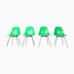 Sillas Kelly en verde con base en H de Charles & Ray Eames para Herman Miller, 1961. Juego de 4