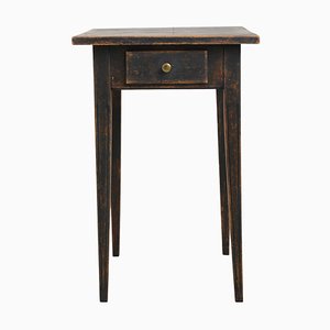Petite Table d'Appoint Maison de Campagne Gustavienne, Suède du Nord