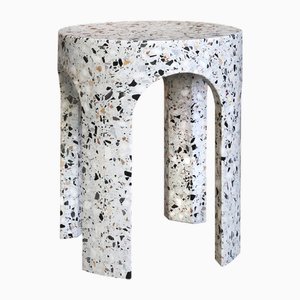 Petite Table Terrazzo en Marbre Blanc par Matteo Leorato