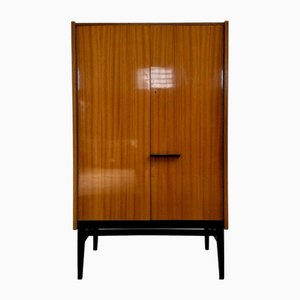 Tschechischer Kleiderschrank aus Furnier, 1960er