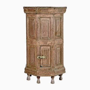 Gebetsurne oder Sockel aus verwittertem Massivholz