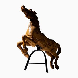Caballo tiovivo de madera, de principios del siglo XX