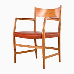 Sedia da municipio in quercia e pelle di Hans J. Wegner, Danimarca, 1940