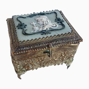 Jewelry Box with Image of Young Girl's Head, 19th Century
