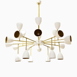 Elfenbeinfarbener Mid-Century Kronleuchter aus Messing, 1960er