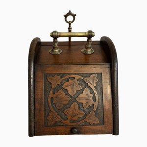 Caja para carbón victoriana de roble tallado, década de 1880