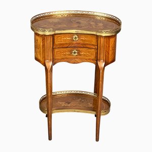 Tavolino a forma di rene intarsiato e intagliato, Francia