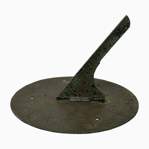 Reloj de sol redondo georgiano de bronce con adorno de jardín de Gnomon y pátina verdigris, Inglaterra, de principios del siglo XIX