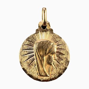 Französischer Charm-Anhänger Jungfrau Maria aus 18 Karat Gelbgold, 1950er