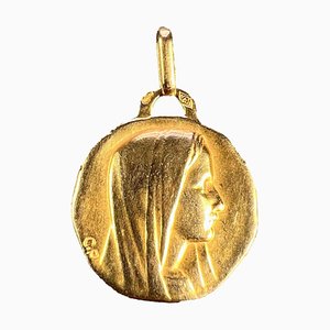 Französische Charm-Anhänger Jungfrau Maria aus 18 Karat Gelbgold von Perroud, 1960er