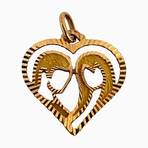 Französischer 18 Karat Gelbgold Anhänger mit Lovers Love Heart Charm, 1970er