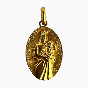 Französische Notre Dame De La Garde Charm Anhänger aus 18 Karat Gelbgold, 1950er