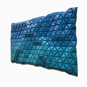 Hugo G. Urrutia, Blauer Morpho, 2024, Holzskulptur