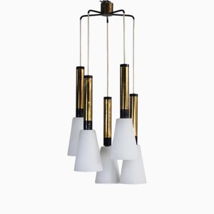 Lampada a sospensione a 5 elementi in vetro opalino di Stilnovo, Italia, anni '60