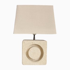 Lámpara de mesa escultural de piedra blanca al estilo de Albert Tormos, Francia, años 60