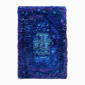 Alfombra Rya Mid-Century moderna de pelo alto en azul y violeta, Suecia, años 70