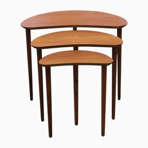 Danish Organic Shaped Nesting Table in Teak, 1960s, Set of 3