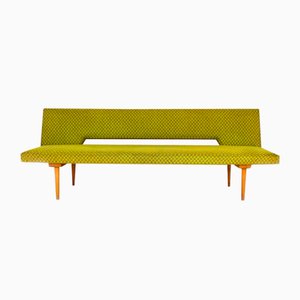 Sofa von Miroslav Navratil für Drevopodnik Brno, 1960er