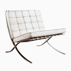 Sedia Barcelona in pelle bianca di Mies van der Rohe per Knoll Inc / Knoll International, anni '60