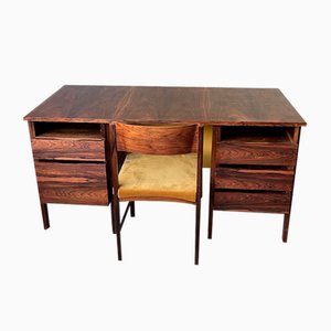 Scrivania e sedia in palissandro, Scandinavia, anni '60, set di 2