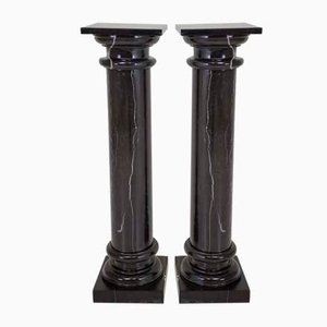 Pedestales negros de piedra dura belga. Juego de 2