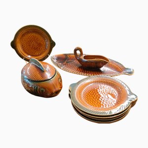 Französisches Service in Form eines Fisches aus Majolika von Sarreguemines, 1970er, 15 . Set