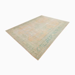 Gedämpfter Vintage Teppich