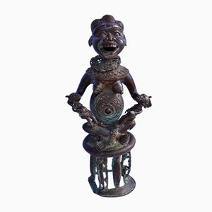 Artista camerunese, Scultura Tikar maternità, Pre-1800, Bronzo