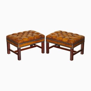 Reposapiés Chesterfield vintage de cuero marrón teñido a mano. Juego de 2