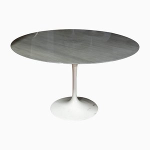 Mesa Tulip de Eero Saarinen para Knoll International, 1956