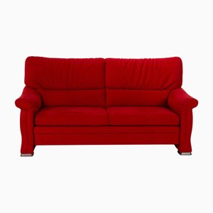 Sofá de dos plazas modelo 2253 de tela roja de Himolla
