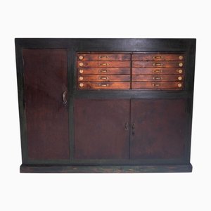 Industrielle Vintage Kommode mit nummerierten Schubladen