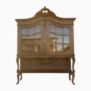 Vitrina Rocaille de cristal tallado, siglo XIX