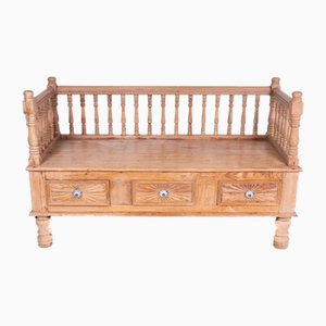 Banc Ethnique en Bois d'Acacia avec Dossier en Broche et Tiroirs Sculptés