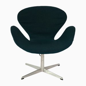 Mid-Century Swan Chair by Arne Jacobsen for Fritz Hansen
