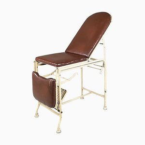 Italienisches Mid-Century Laborbett aus Braunem Leder & Weißem Metall, 1940er
