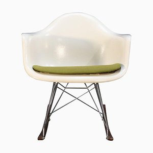 Butaca mecedora de Charles and Ray Eames para Vitra, años 70