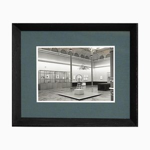 Imagen de archivo en blanco y negro de la exposición de Marcel Duchamp, años 80, Fotografía, Enmarcado
