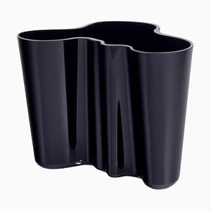 Vintage Savoy Vase aus Dunkelblauem Glas von Alvar Aalto, 1980