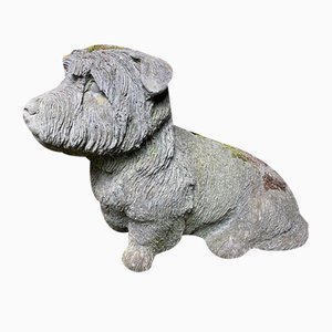 Perro de piedra del siglo XX